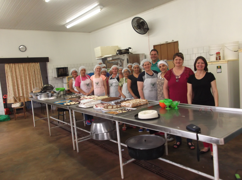 CURSO DE DOCINHOS E TORTAS NO CRAS